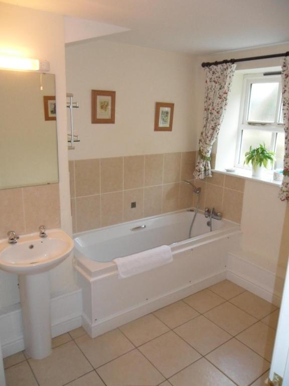 メードストン Detling Coachhouse Bed & Breakfast エクステリア 写真