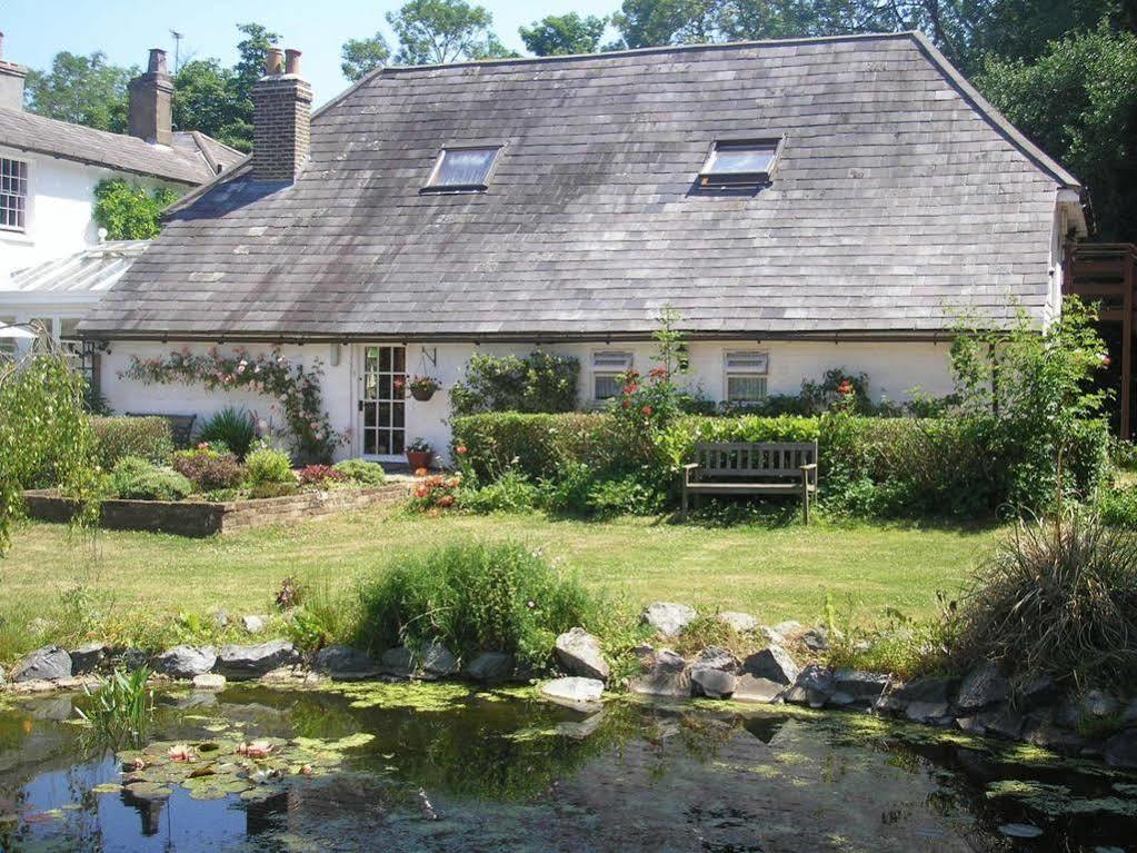 メードストン Detling Coachhouse Bed & Breakfast エクステリア 写真