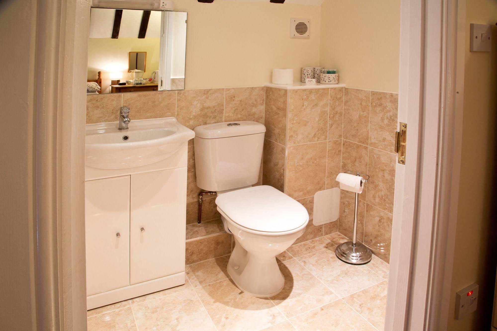 メードストン Detling Coachhouse Bed & Breakfast エクステリア 写真