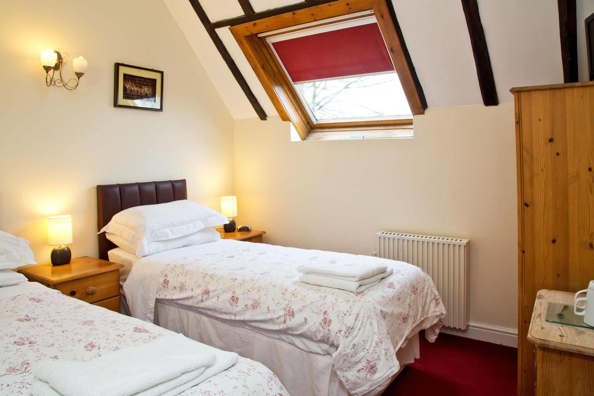 メードストン Detling Coachhouse Bed & Breakfast エクステリア 写真
